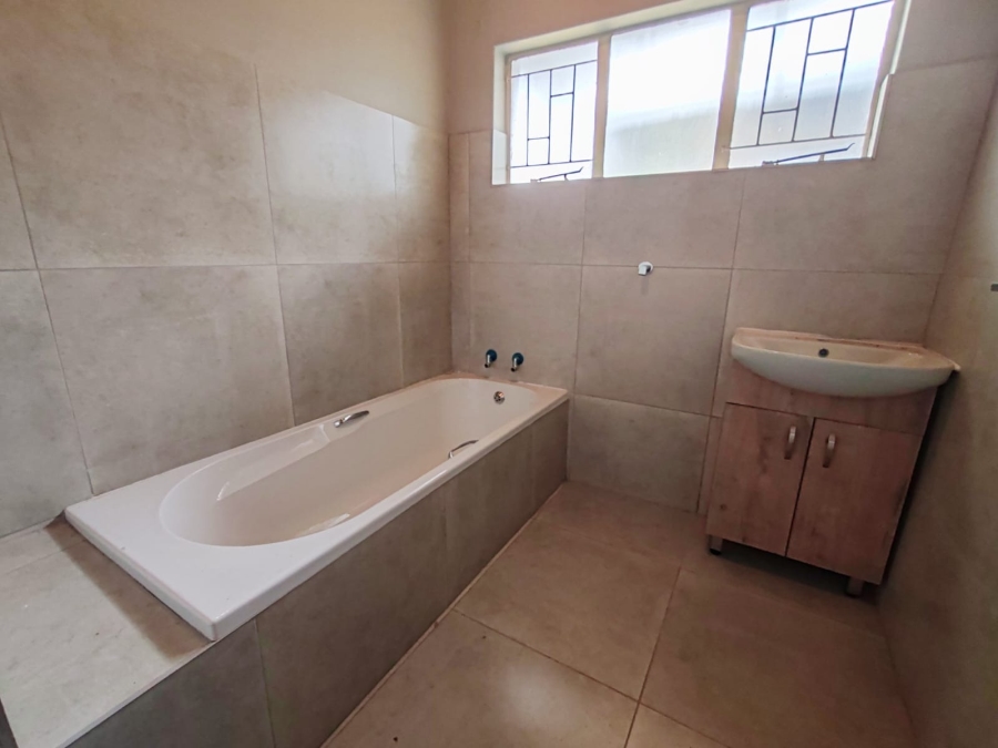 5 Bedroom Property for Sale in Miederpark North West